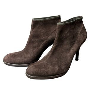 StuartWeitzman Brown suede pointy toe boots